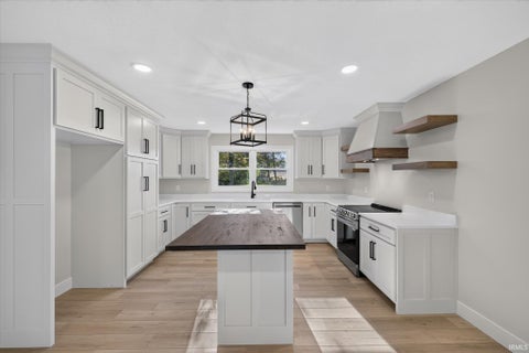 Tiny photo for 797 Rolling Hills Estate Drive, Washington, IN 47501 (MLS # 202643838)