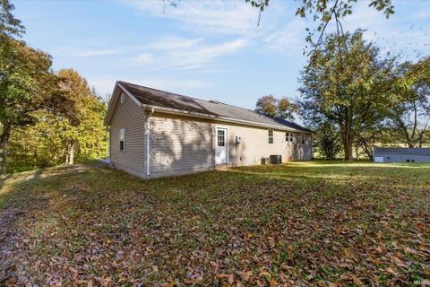 Tiny photo for 797 Rolling Hills Estate Drive, Washington, IN 47501 (MLS # 202643838)