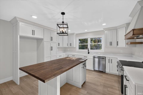 Tiny photo for 797 Rolling Hills Estate Drive, Washington, IN 47501 (MLS # 202643838)