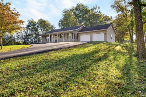 Tiny photo for 797 Rolling Hills Estate Drive, Washington, IN 47501 (MLS # 202643838)