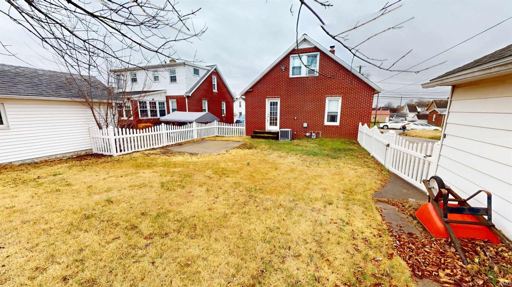 Photo of 314 E 15TH ST, Jasper, IN 47546 (MLS # 202607248)