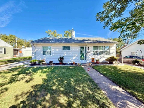 Photo of 4917 Sherbrooke Road, Evansville, IN 47710 (MLS # 202644943)