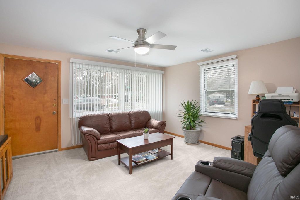 Photo of 403 Manchester Drive, South Bend, IN 46615 (MLS # 202549371)