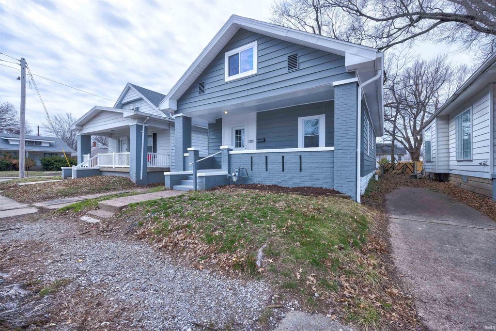 Photo of 1225 S Bedford Avenue, Evansville, IN 47713 (MLS # 202606131)