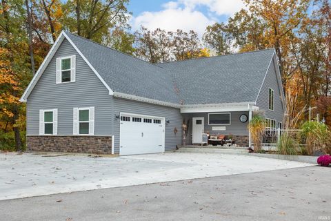 Photo of 122 Thornbush Drive, West Lafayette, IN 47906 (MLS # 202609236)