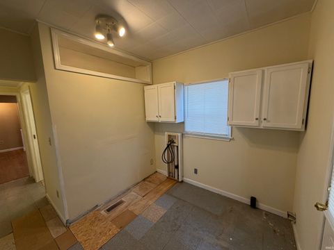 Tiny photo for 644 E Maryland Street, Evansville, IN 47711 (MLS # 202611544)