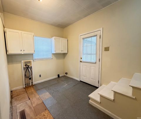 Tiny photo for 644 E Maryland Street, Evansville, IN 47711 (MLS # 202611544)