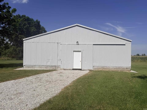 Tiny photo for 9419 E 400 North Road, Van Buren, IN 46991 (MLS # 202636558)