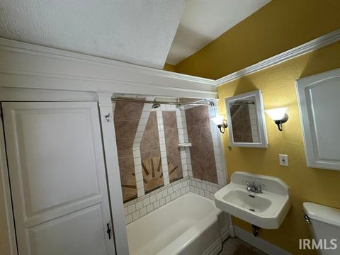 Tiny photo for 1012 W Colfax Avenue, South Bend, IN 46616 (MLS # 202637644)