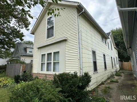 Tiny photo for 1012 W Colfax Avenue, South Bend, IN 46616 (MLS # 202637644)