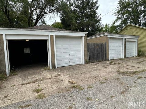 Tiny photo for 1012 W Colfax Avenue, South Bend, IN 46616 (MLS # 202637644)