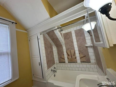 Tiny photo for 1012 W Colfax Avenue, South Bend, IN 46616 (MLS # 202637644)