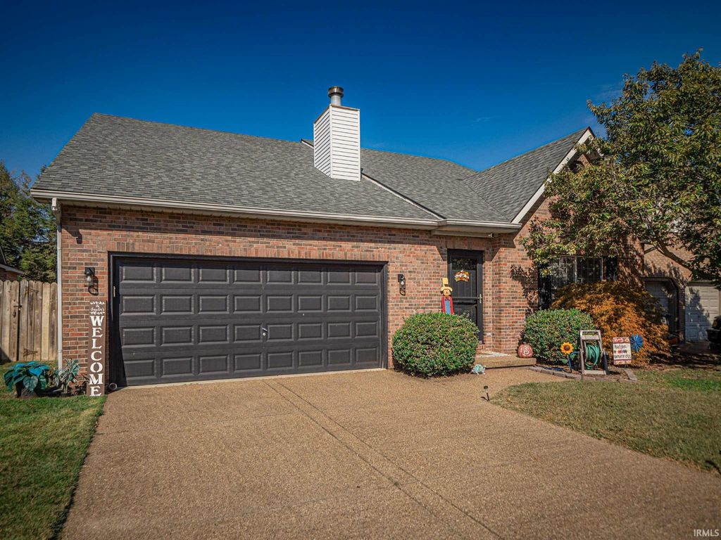 Photo of 6424 Highcroft Drive, Evansville, IN 47715 (MLS # 202541723)