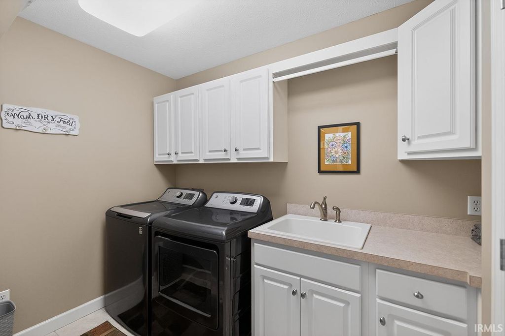 Photo of 3327 Bridgetown Rd. Road, Bristol, IN 46507 (MLS # 202607325)