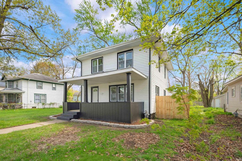 Photo of 1214 Cedar Street, South Bend, IN 46617 (MLS # 202614840)