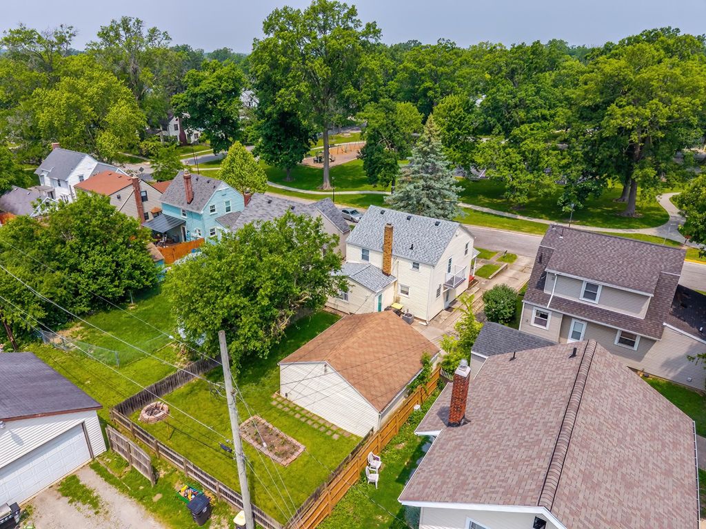 Photo of 2222 Lawndale Drive, Fort Wayne, IN 46805 (MLS # 202606387)