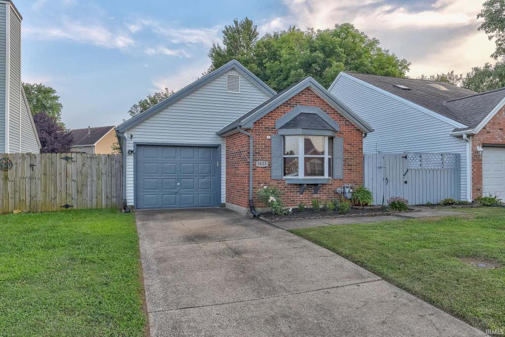 Photo of 5825 Crossfield Drive, Evansville, IN 47715 (MLS # 202632452)