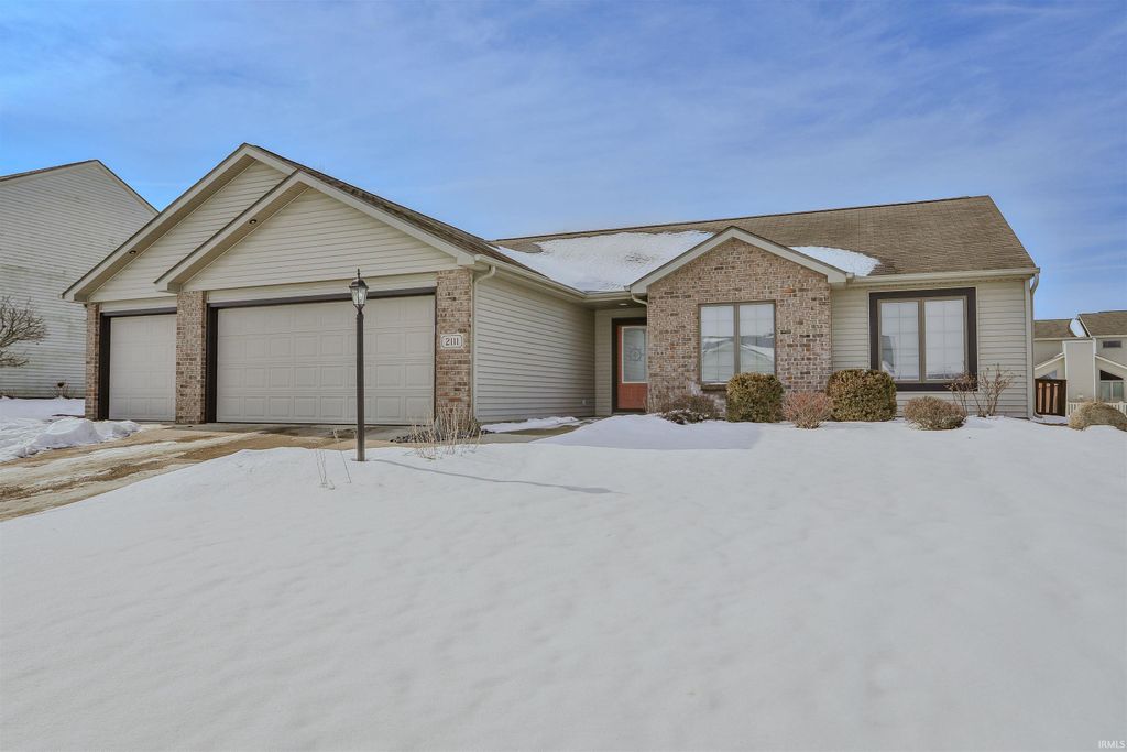 Photo of 2111 Highlander Drive, Warsaw, IN 46580 (MLS # 202604326)