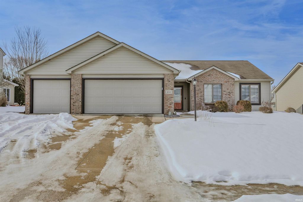 Photo of 2111 Highlander Drive, Warsaw, IN 46580 (MLS # 202604326)