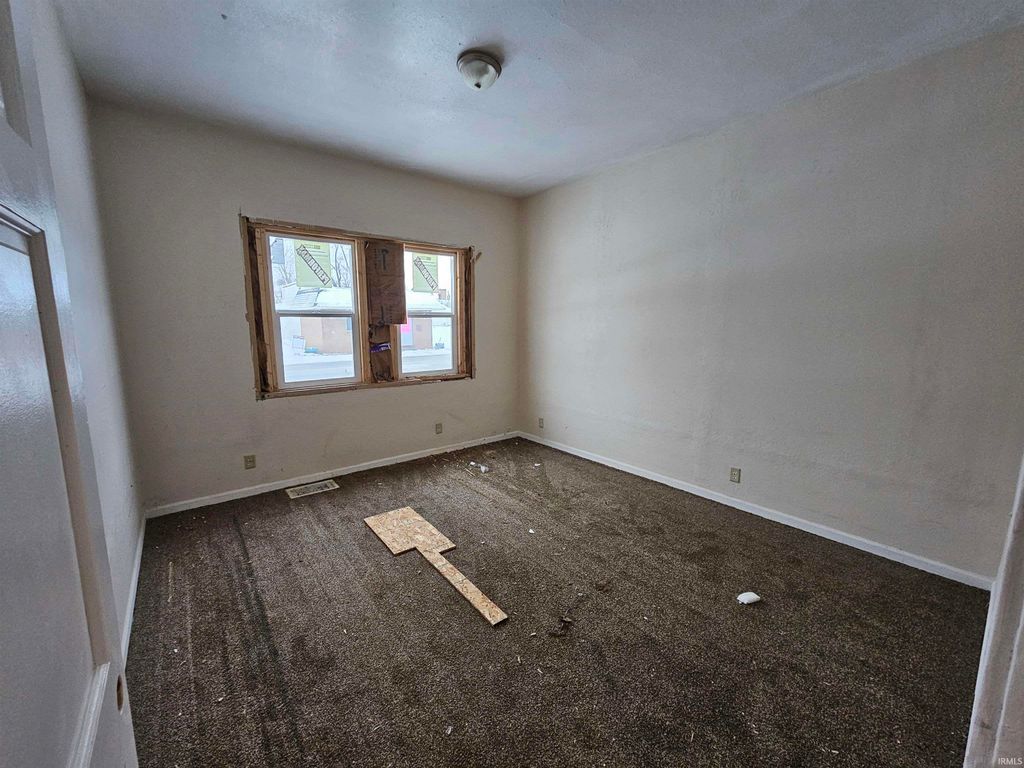 Photo of 1901 Linden Avenue, South Bend, IN 46628 (MLS # 202548716)