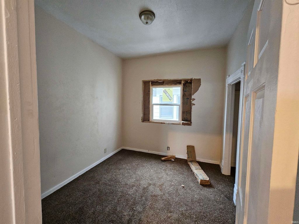 Photo of 1901 Linden Avenue, South Bend, IN 46628 (MLS # 202548716)