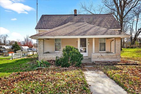 Photo of 705 W 13Th Street, Bloomington, IN 47404 (MLS # 202609632)