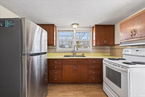 Tiny photo for 705 W 13Th Street, Bloomington, IN 47404 (MLS # 202609632)