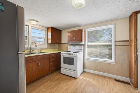 Tiny photo for 705 W 13Th Street, Bloomington, IN 47404 (MLS # 202609632)