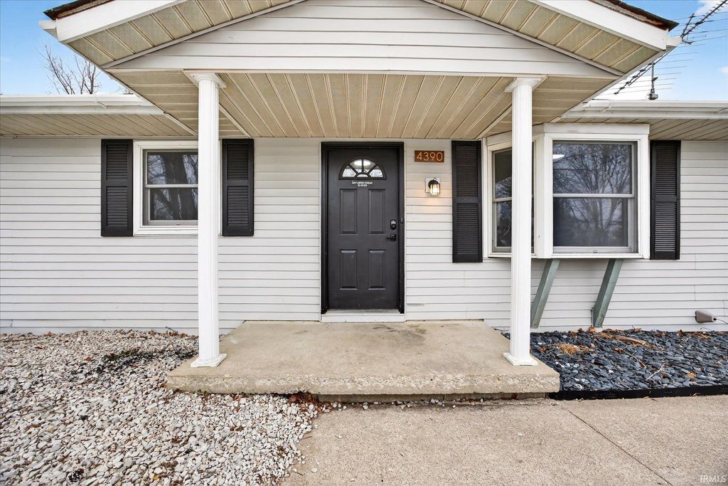 Photo of 4390 N Ridgewood Drive, Bloomington, IN 47404 (MLS # 202601961)