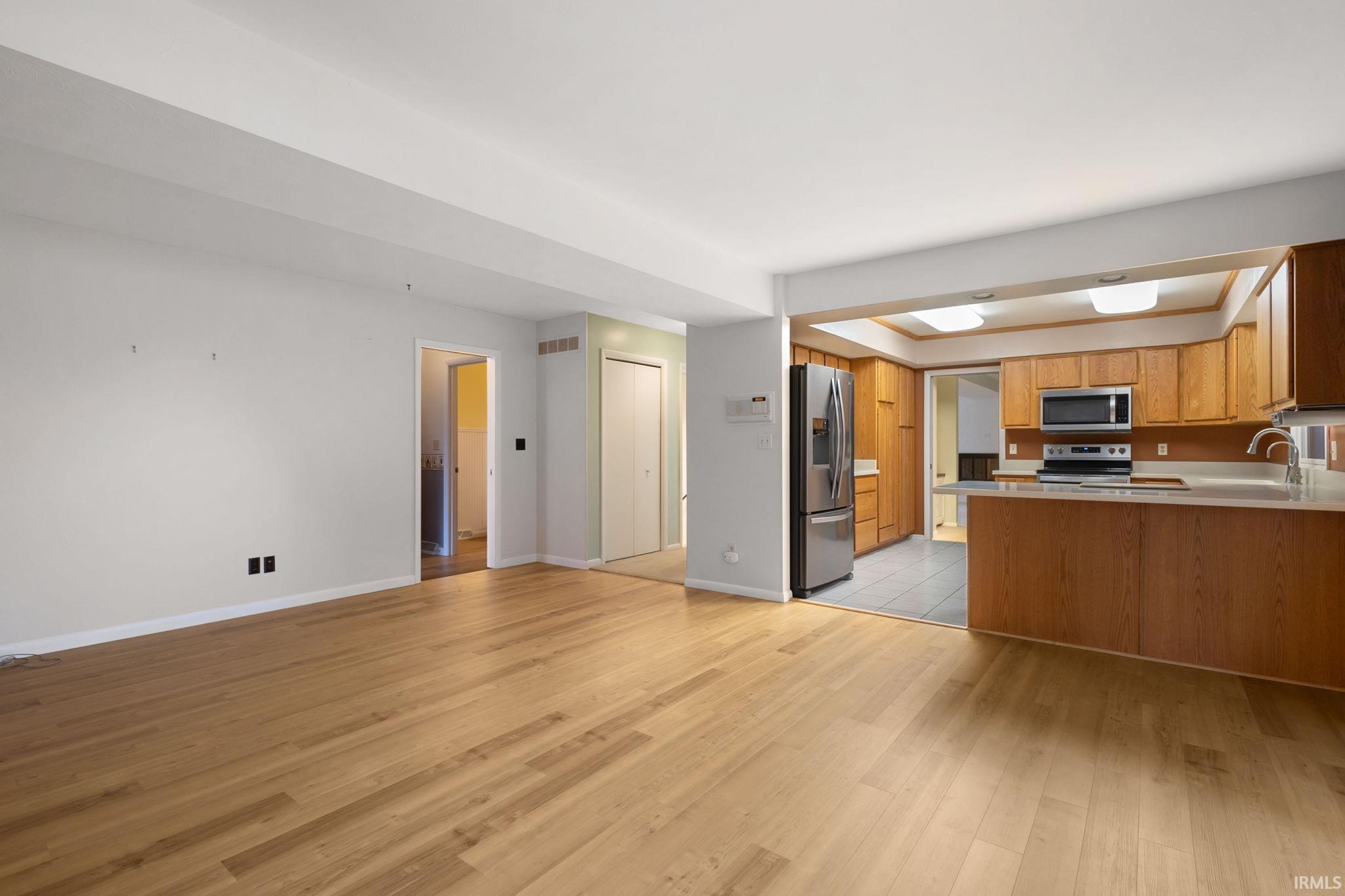 Middlebury, Indiana 46540, United States, 4 Bedrooms Bedrooms, ,3 BathroomsBathrooms,Residential,Pending,30874