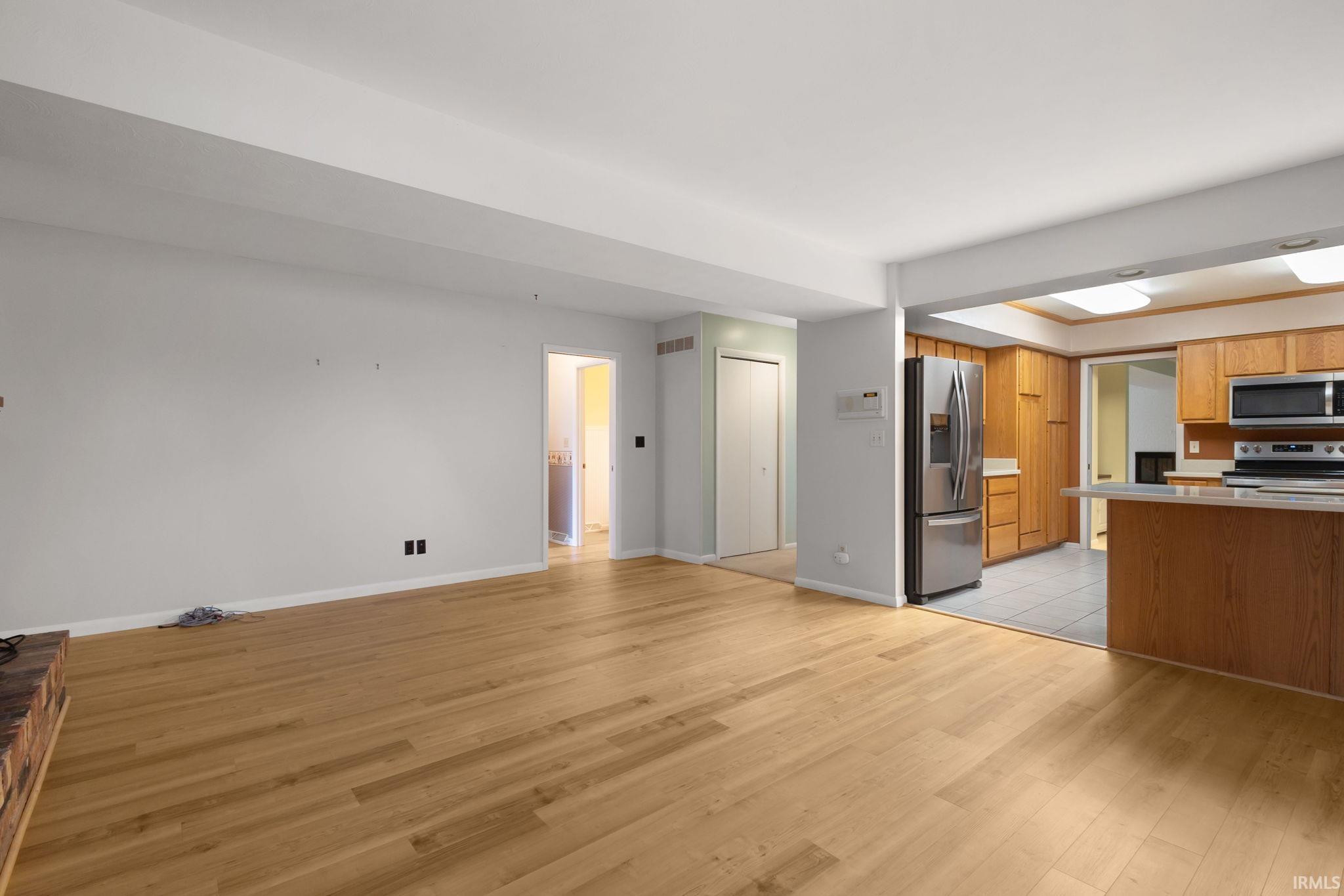 Middlebury, Indiana 46540, United States, 4 Bedrooms Bedrooms, ,3 BathroomsBathrooms,Residential,Pending,30874