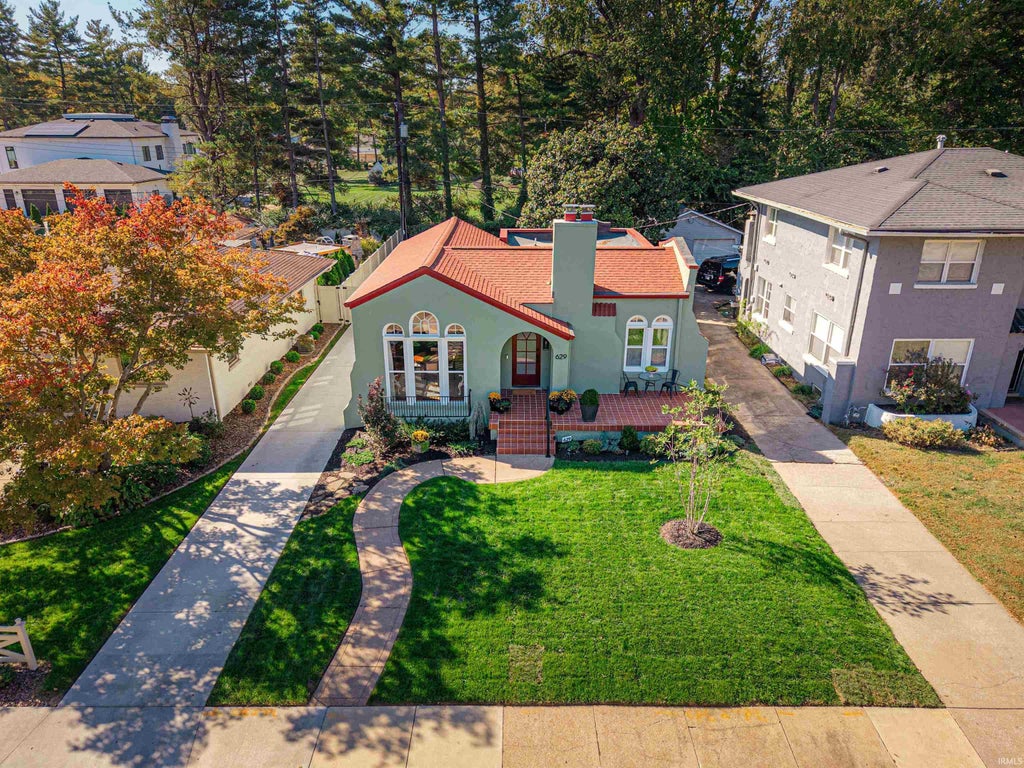 Photo of 629 S Saint James Boulevard, Evansville, IN 47715 (MLS # 202644263)