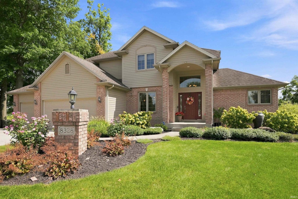 Photo of 8328 Norwood Court, Fort Wayne, IN 46835 (MLS # 202637158)