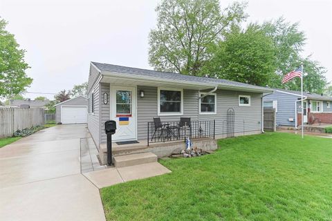 Photo of 1241 Pyle Avenue, South Bend, IN 46615 (MLS # 202618373)