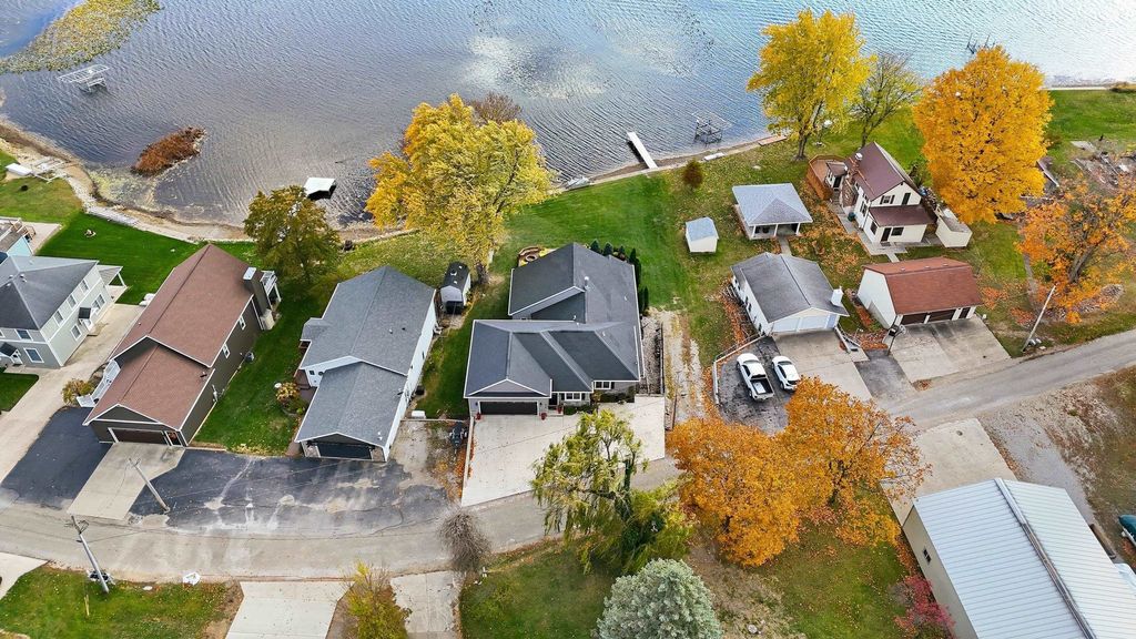 Photo of 9630 E 520 S, Wolcottville, IN 46795 (MLS # 202545306)