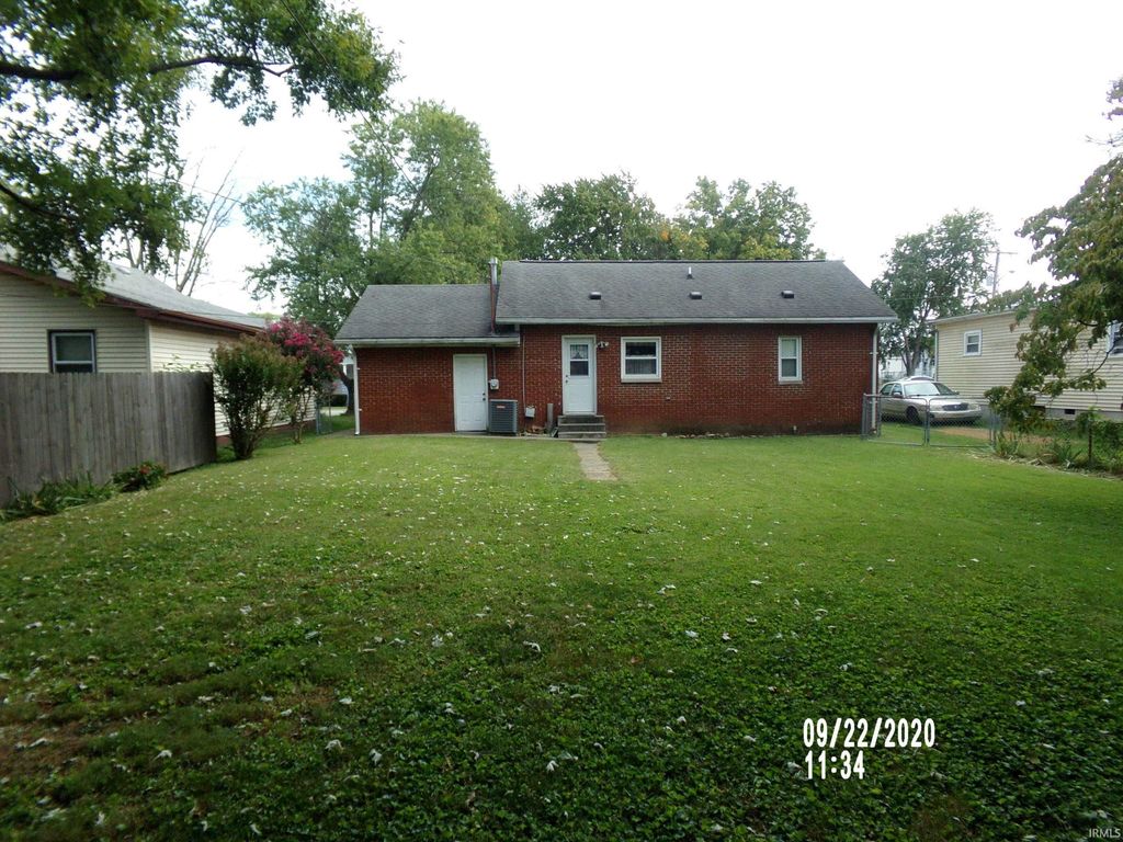 Photo of 1616 Hercules Avenue, Evansville, IN 47711 (MLS # 202614360)