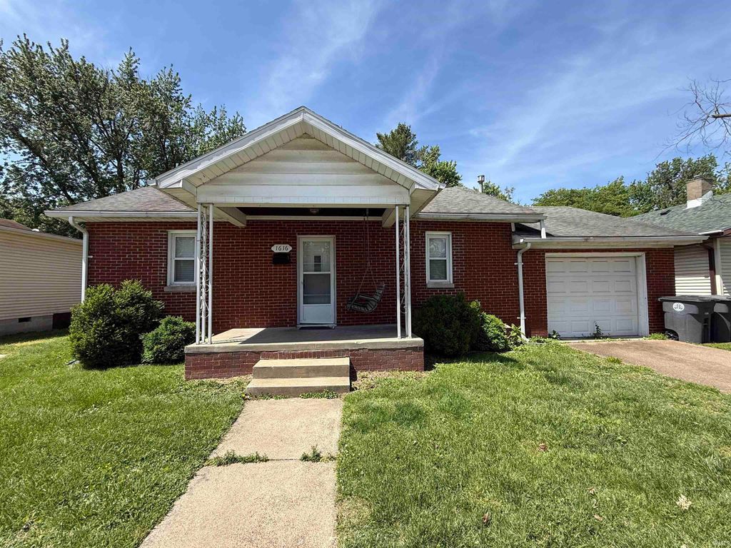 Photo of 1616 Hercules Avenue, Evansville, IN 47711 (MLS # 202614360)