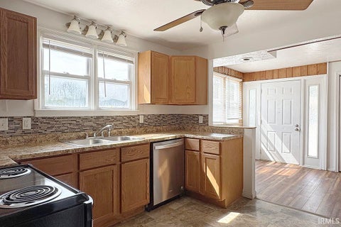 Tiny photo for 59636 Rosedale Avenue, Elkhart, IN 46517 (MLS # 202637534)