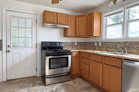Tiny photo for 59636 Rosedale Avenue, Elkhart, IN 46517 (MLS # 202637534)