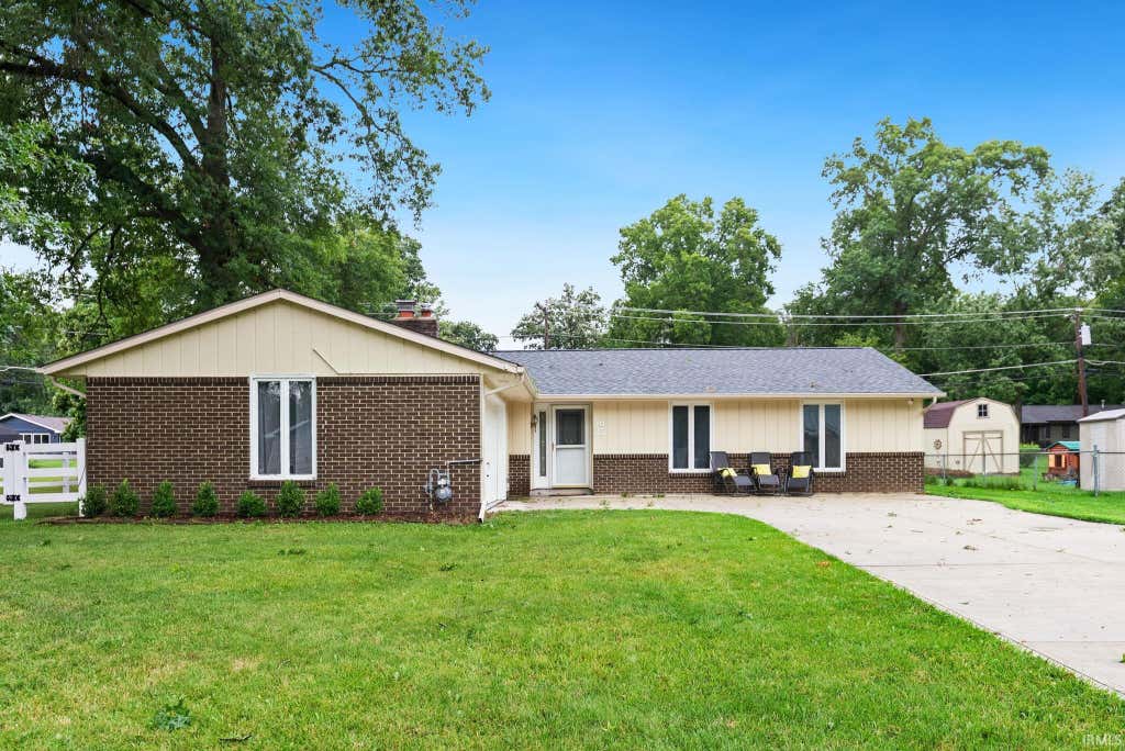Photo of 7625 Harcourt Drive, Fort Wayne, IN 46835 (MLS # 202633371)