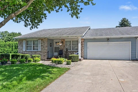 Photo of 152 Oakmont Drive, Bremen, IN 46506 (MLS # 202635029)