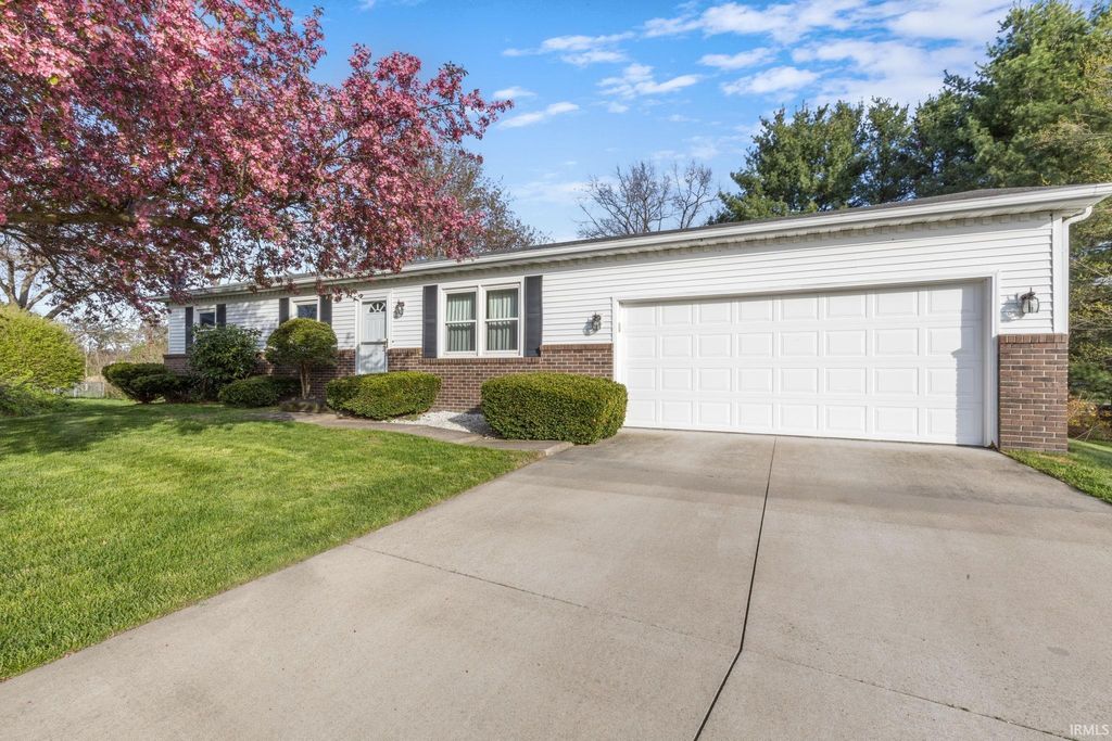 Photo of 53731 Pine Tree Court, Elkhart, IN 46514 (MLS # 202614036)