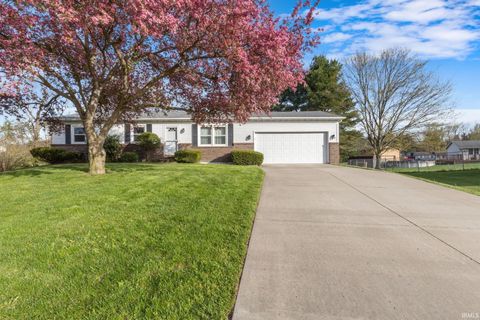 Photo of 53731 Pine Tree Court, Elkhart, IN 46514 (MLS # 202614036)