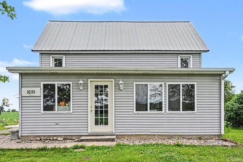 Photo of 1691 S 650 E, Akron, IN 46910 (MLS # 202625230)