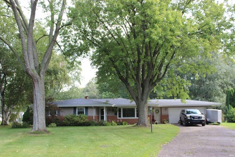 Photo of 24278 Lynn Drive, Elkhart, IN 46517 (MLS # 202636914)