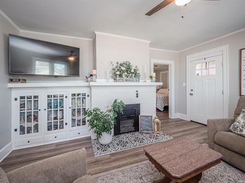 Tiny photo for 1929 Stringtown Road, Evansville, IN 47711 (MLS # 202605507)