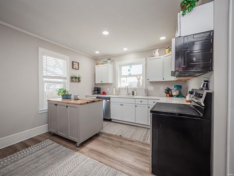 Tiny photo for 1929 Stringtown Road, Evansville, IN 47711 (MLS # 202605507)