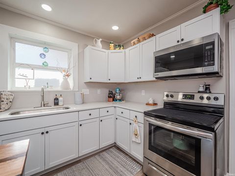 Tiny photo for 1929 Stringtown Road, Evansville, IN 47711 (MLS # 202605507)