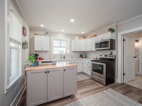 Tiny photo for 1929 Stringtown Road, Evansville, IN 47711 (MLS # 202605507)