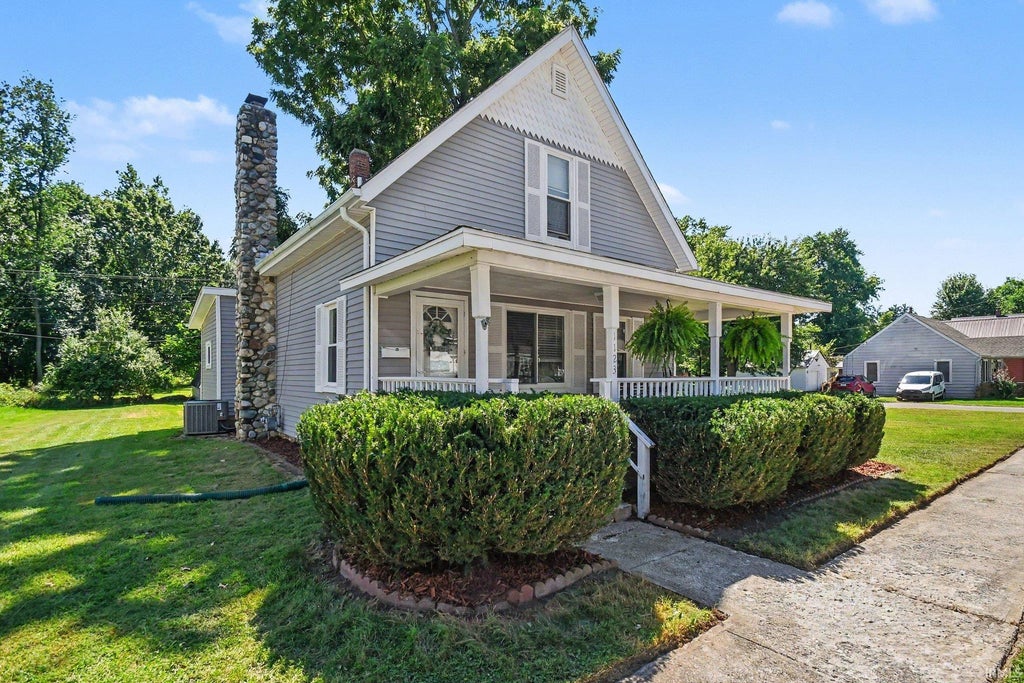 Photo of 1123 Sycamore Street, Plymouth, IN 46563 (MLS # 202636825)